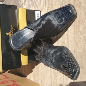 Like new! Naturalizer cowhide & leather mules